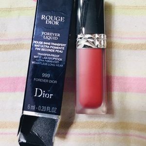 Dior Rouge forever 999 used 1x for a color swatch
